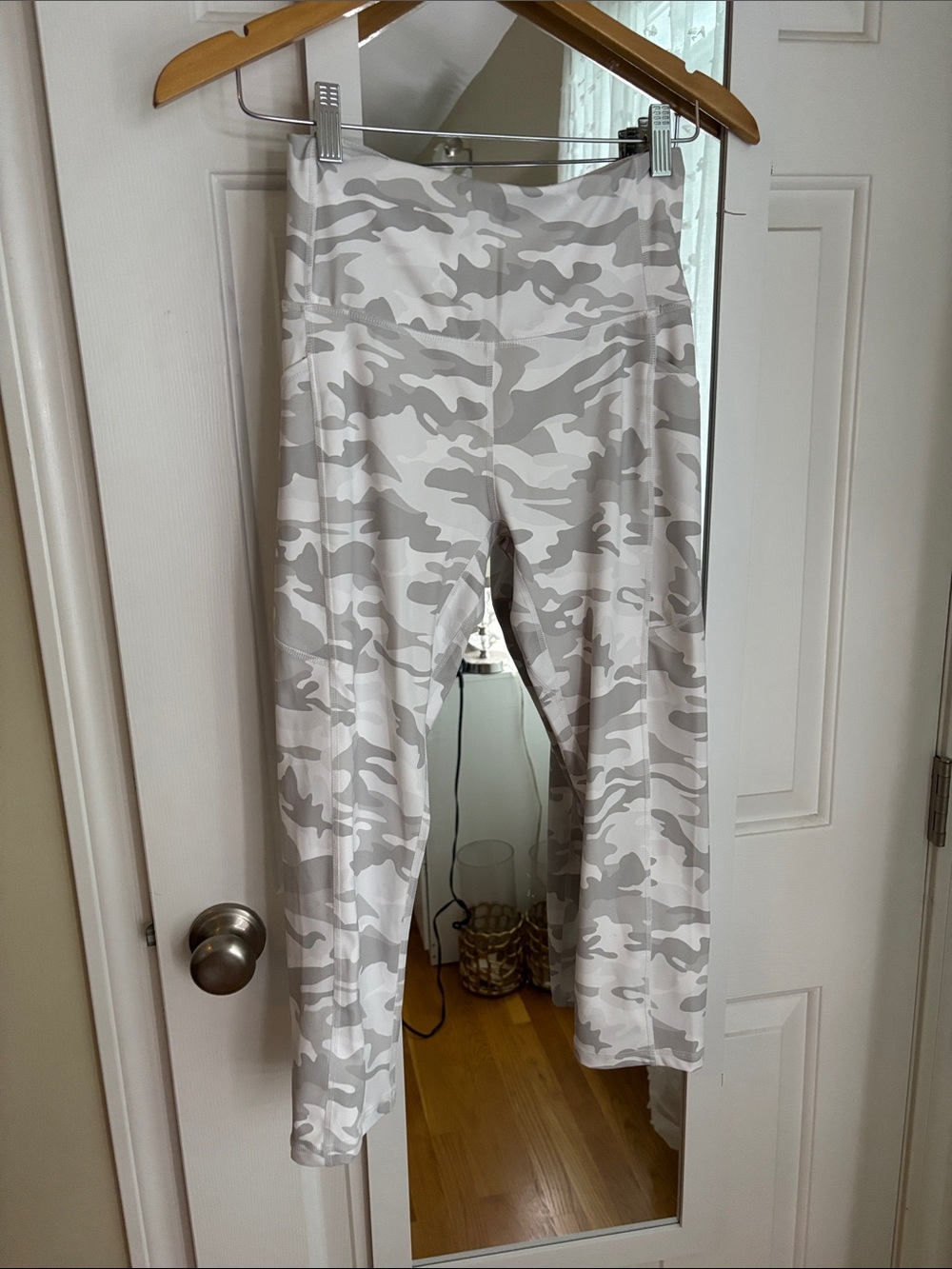 Ododos Women's Grey Camo Leggings/small